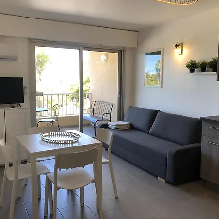 Holidays Hébergement de vacances Hyères